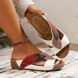 Summer New Color Matching Lightweight Outdoor Sandals Women